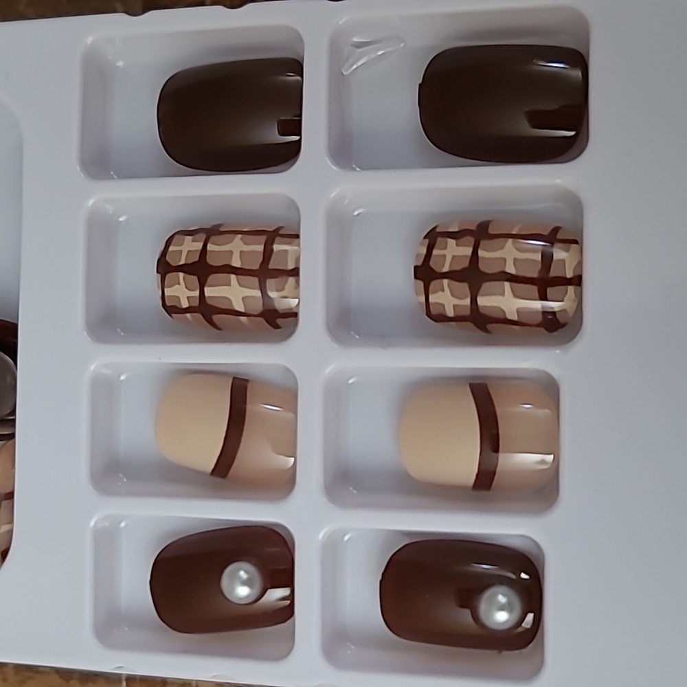 2/$16 Brown Plaid Press On Nails - Picture 10 of 12